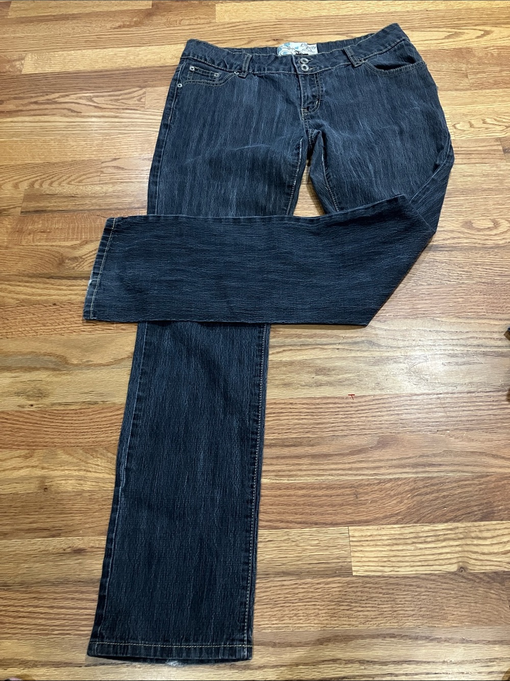 Celebrity Pink Med Wash Low-Rise Jeans 33”inseam light distress Sz 13 EUC